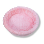 NapZZZ bontmand bovenaanzicht baby roze kleur. Schuimrubberen ovale kern met pluche imitatiebonten hoes. Hoes wasbaar en uitneembaar. Verkrijgbaar van 40 tot wel 120cm. Geschikt van kitten tot zeer grote hond.