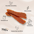 Afbeelding van NapZZZ Kip Jerky hondensnack, losse stukken kipjerky met productvoordelen: 45% kip, eiwitrijk, zonder toevoegingen, hersluitbare verpakking, 3 zakjes à 300g.
