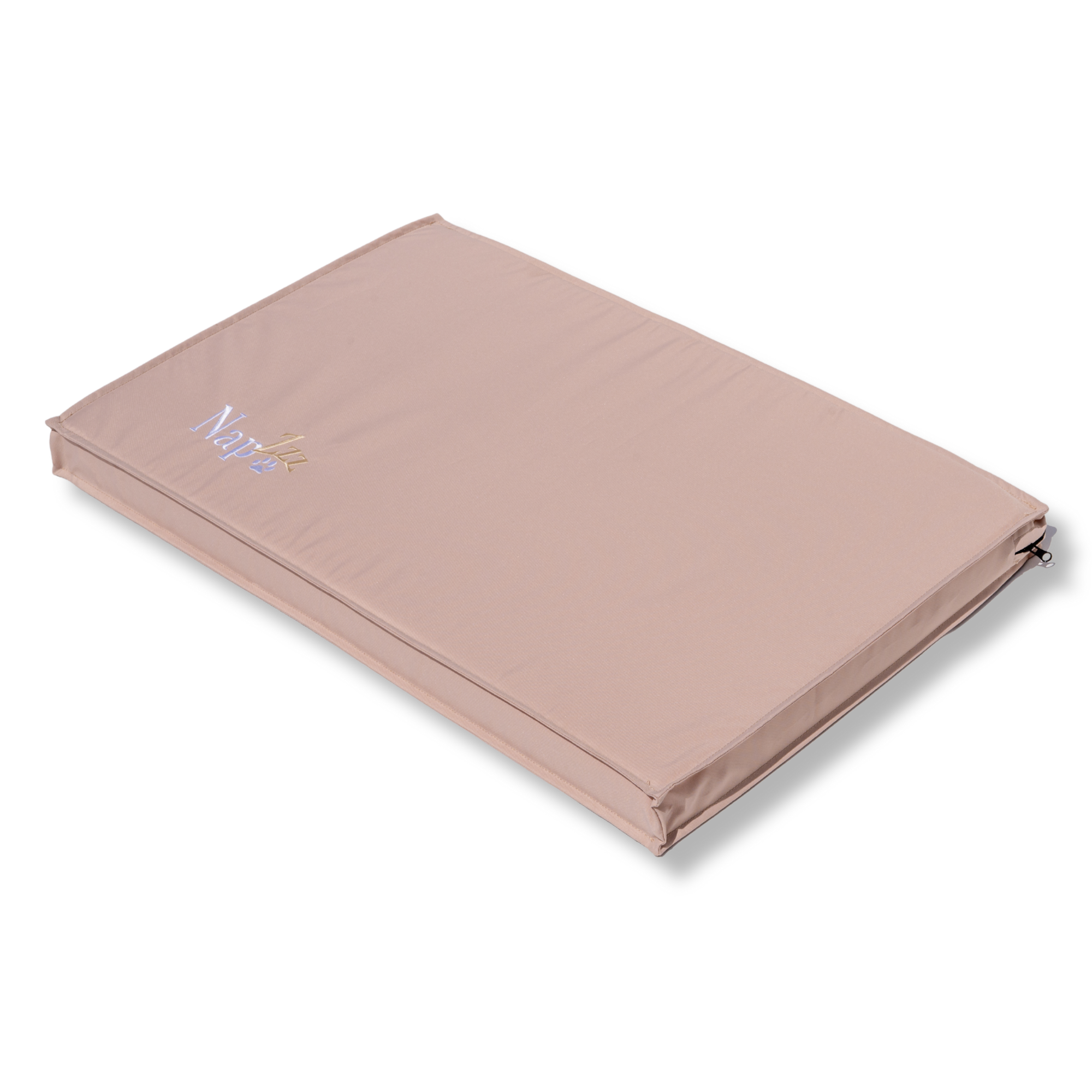 De NapZZZ Oxford Benchmat orthopedisch beige is een stevig en comfortabel matras, perfect voor gebruik in hondenbenches of direct op de vloer. Gemaakt van sterke, water- en vuilafstotende Oxford stof in de kleur beige, geschikt voor zowel binnen- als buitengebruik.
Met een dikte van 5 cm druk verlagend orthopedisch schuim biedt dit matras optimale ondersteuning aan het lichaam van je hond. Het schuim vormt zich naar de contouren van het lichaam en helpt zo drukpunten te verminderen