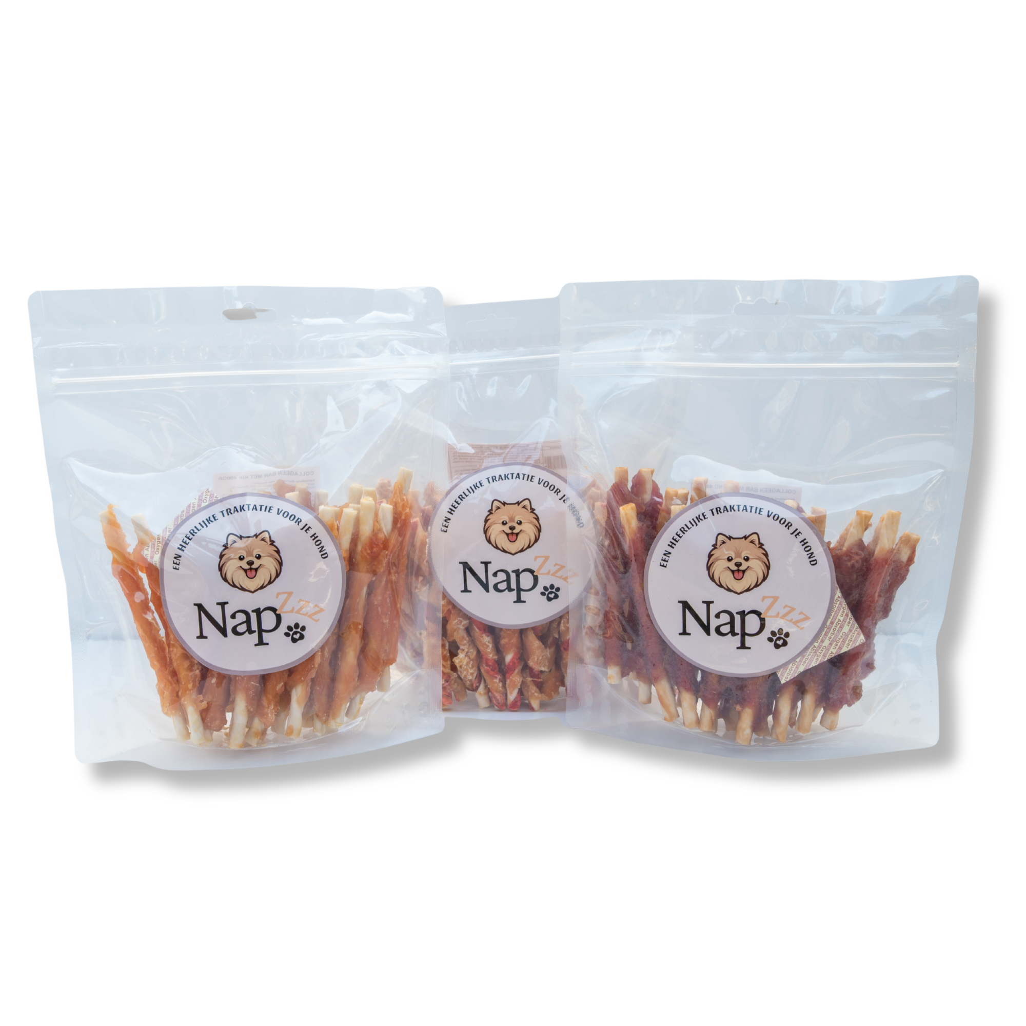 De Napzzz Kauwsnacks Collageen Mix in doorzichtige verpakking, dit is een zorgvuldig samengestelde voordeelverpakking met drie hoogwaardige hondensnacks: de Twister Stick Kip en Rund, Collageen Bar Kip en Collageen Bar Eend.