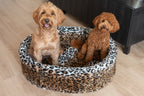 NapZZZ ovale honden- en kattenmand van imitatiebont, jaguarprint in beige en wit, zachte wasbare hoes