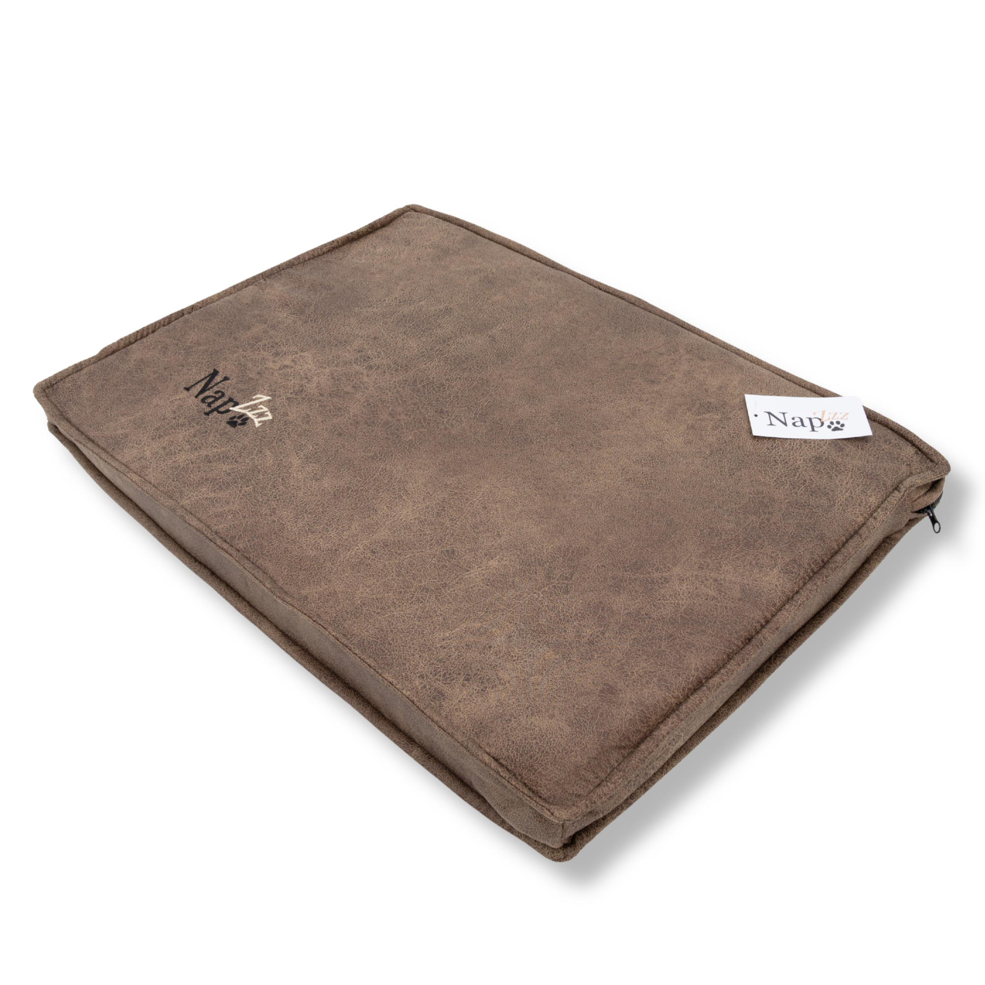 NapZZZ Benchmatras Lederlook – Orthopedisch schuin op de afbeelding. Comfort voor Je Hond. De NapZZZ Benchmatras Lederlook is een stevig en comfortabel matras, perfect voor gebruik in hondenbenches of direct op de vloer. Gemaakt van sterke, water- en vuilafstotende stof in de kleur bruin, geschikt voor zowel binnen- als buitengebruik. Met een dikte van 5 cm druk verlagend orthopedisch schuim biedt dit matras optimale ondersteuning aan het lichaam van je hond.