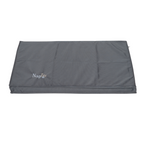  De NapZZZ Oxford Benchmat antraciet is een stevig en comfortabel matras, perfect voor gebruik in hondenbenches of direct op de vloer. Gemaakt van sterke, water- en vuilafstotende Oxford stof in de kleur antraciet, geschikt voor zowel binnen- als buitengebruik. Met een dikte van 5 cm drukverlagend orthopedisch schuim biedt dit matras optimale ondersteuning aan het lichaam van je hond. 