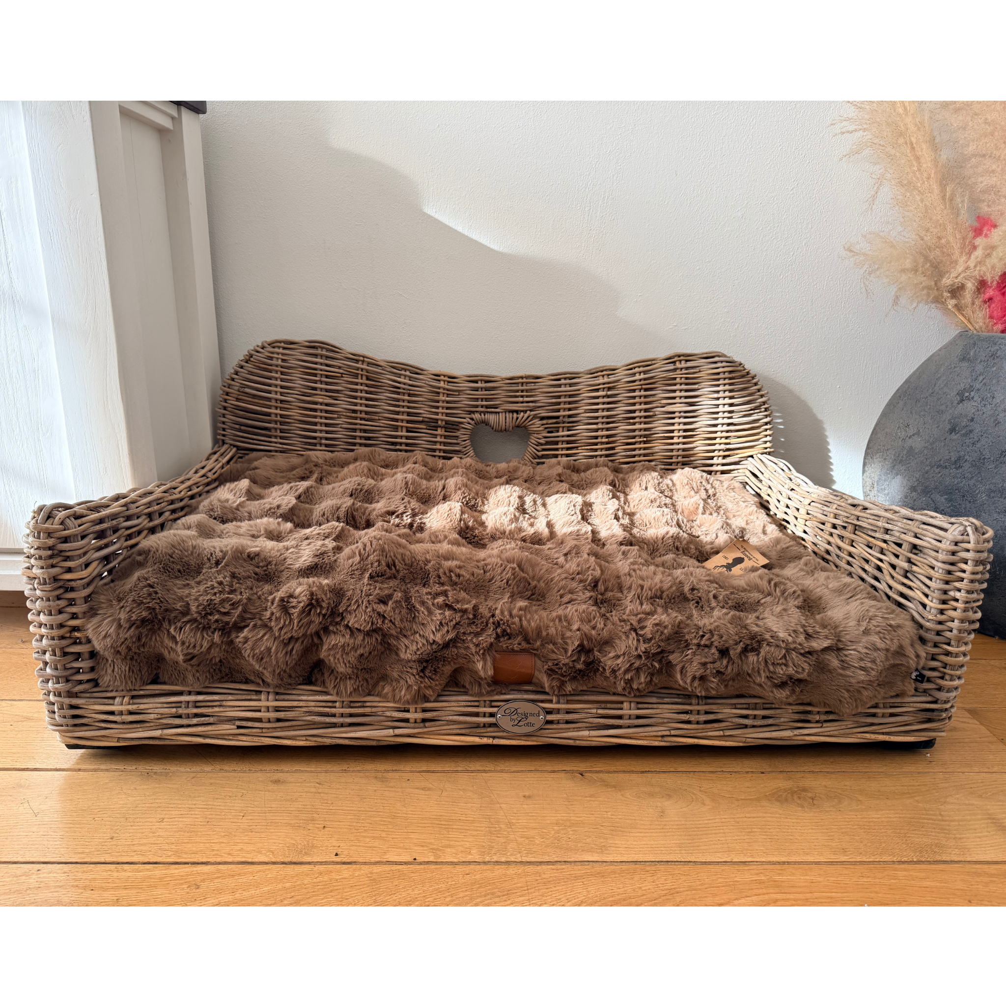 Napzzz rieten hondenmand van HH en boony 