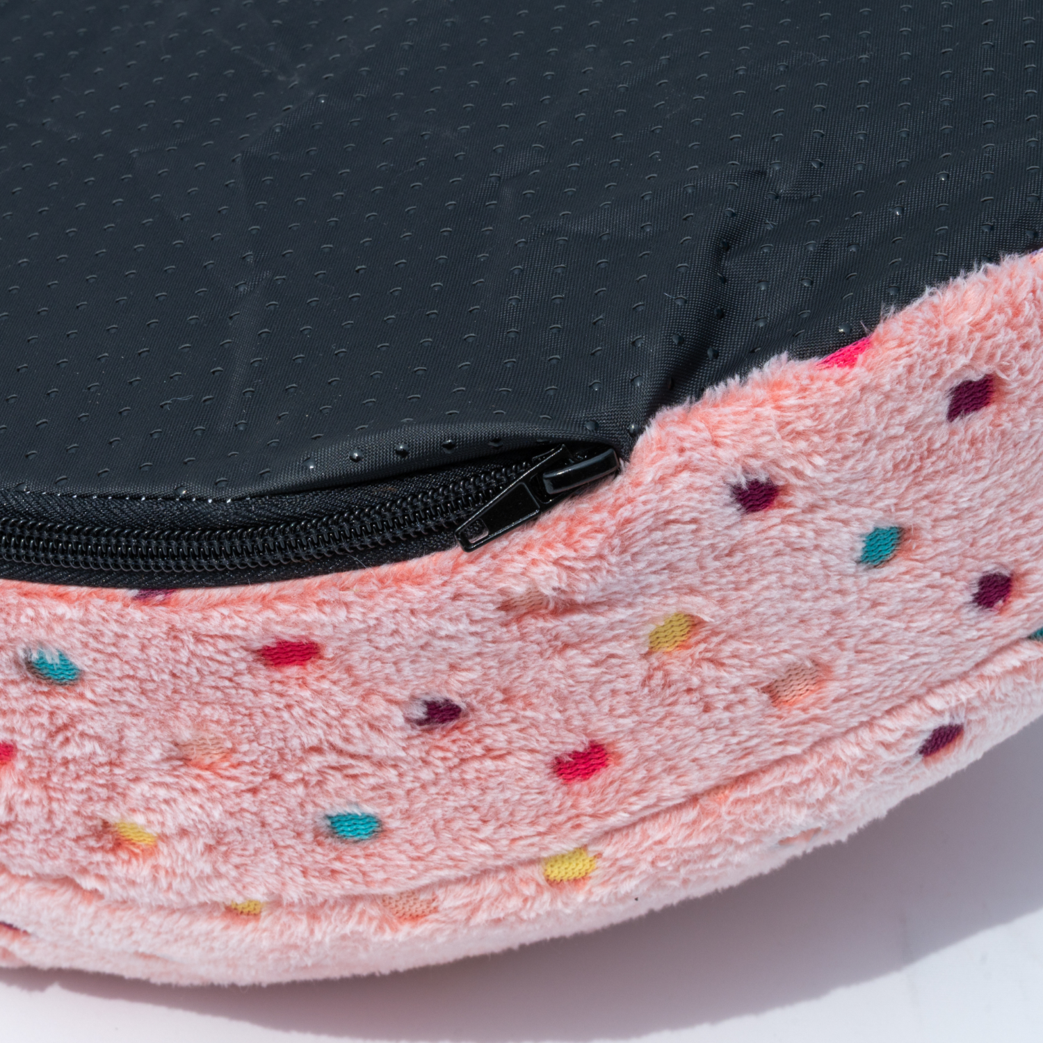 NapZZZ Cuddle Cave Dotz Roze huisdierbed detail ritssluiting, afneembare en wasbare hoes voor eenvoudig schoonmaken