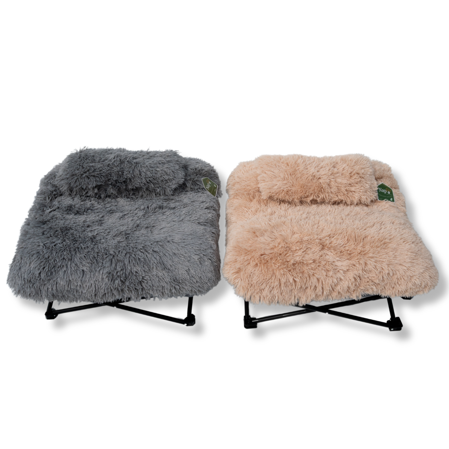 NapZZZ Fuzzle ligstoel grijs naast andere kleur beige fuzzle, leuk en comfortabel voor honden en katten